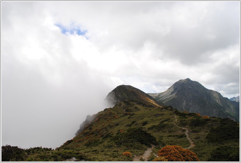 2012-07-11 12-46-00南湖北山看南湖大山.JPG